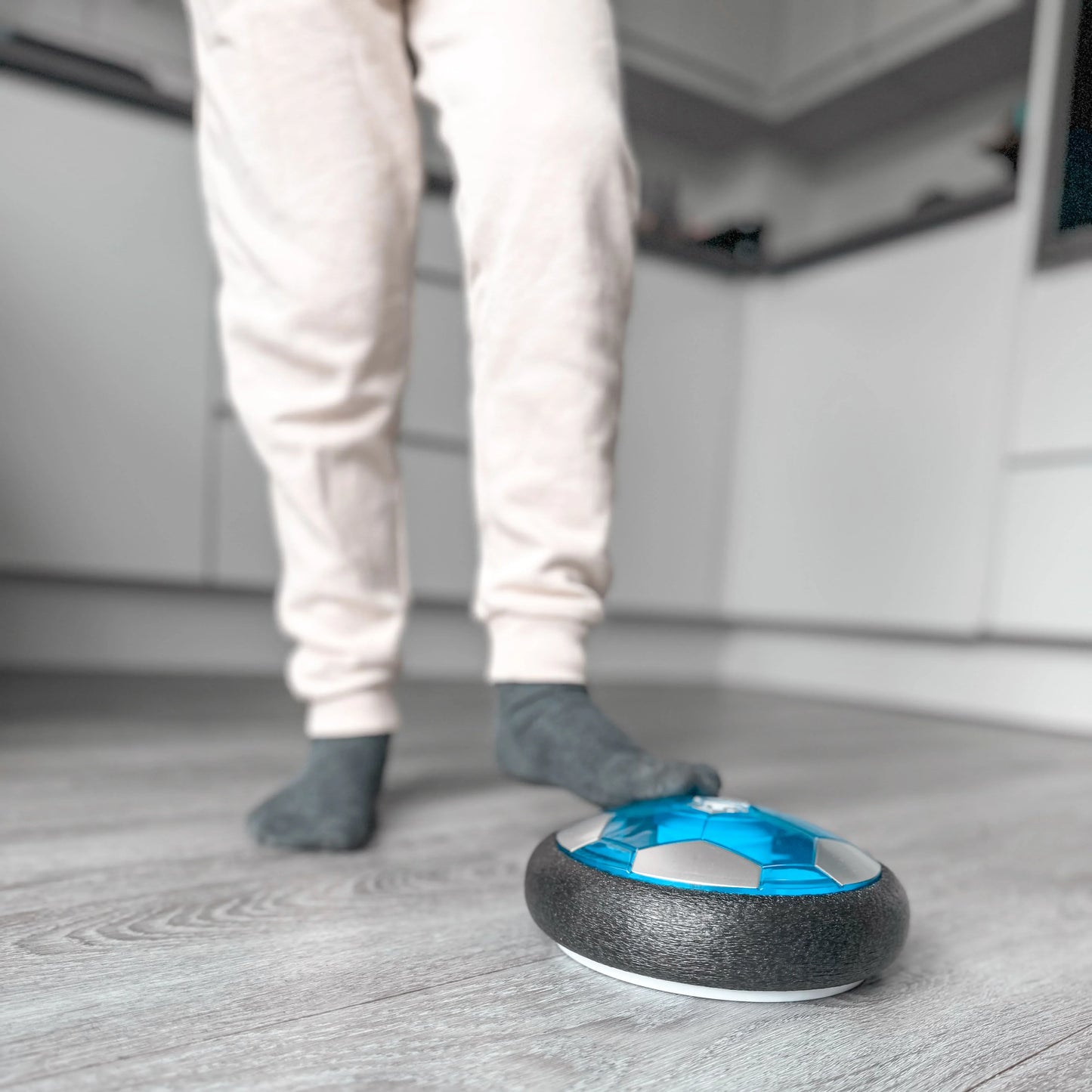 LED Hover Football – Sjovt Indendørsspil for Børn og Familie