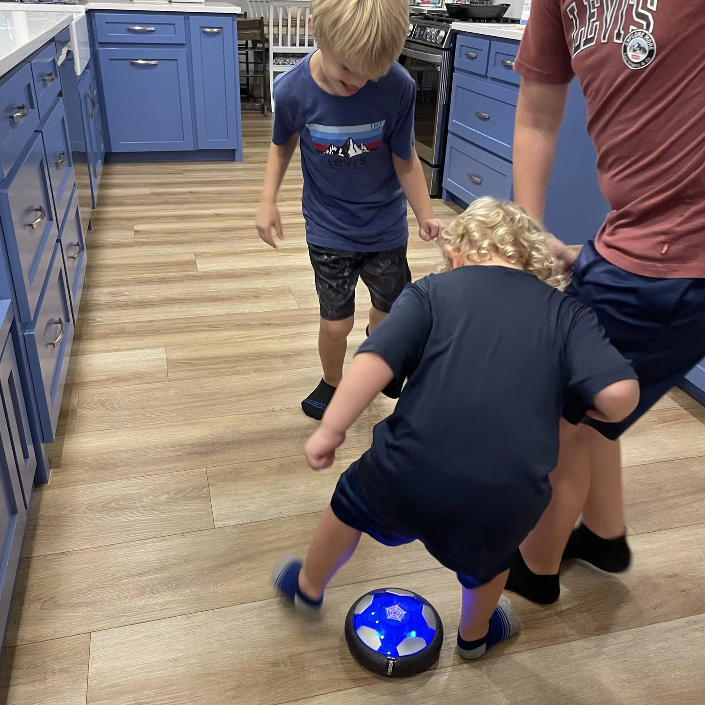 LED Hover Football – Sjovt Indendørsspil for Børn og Familie