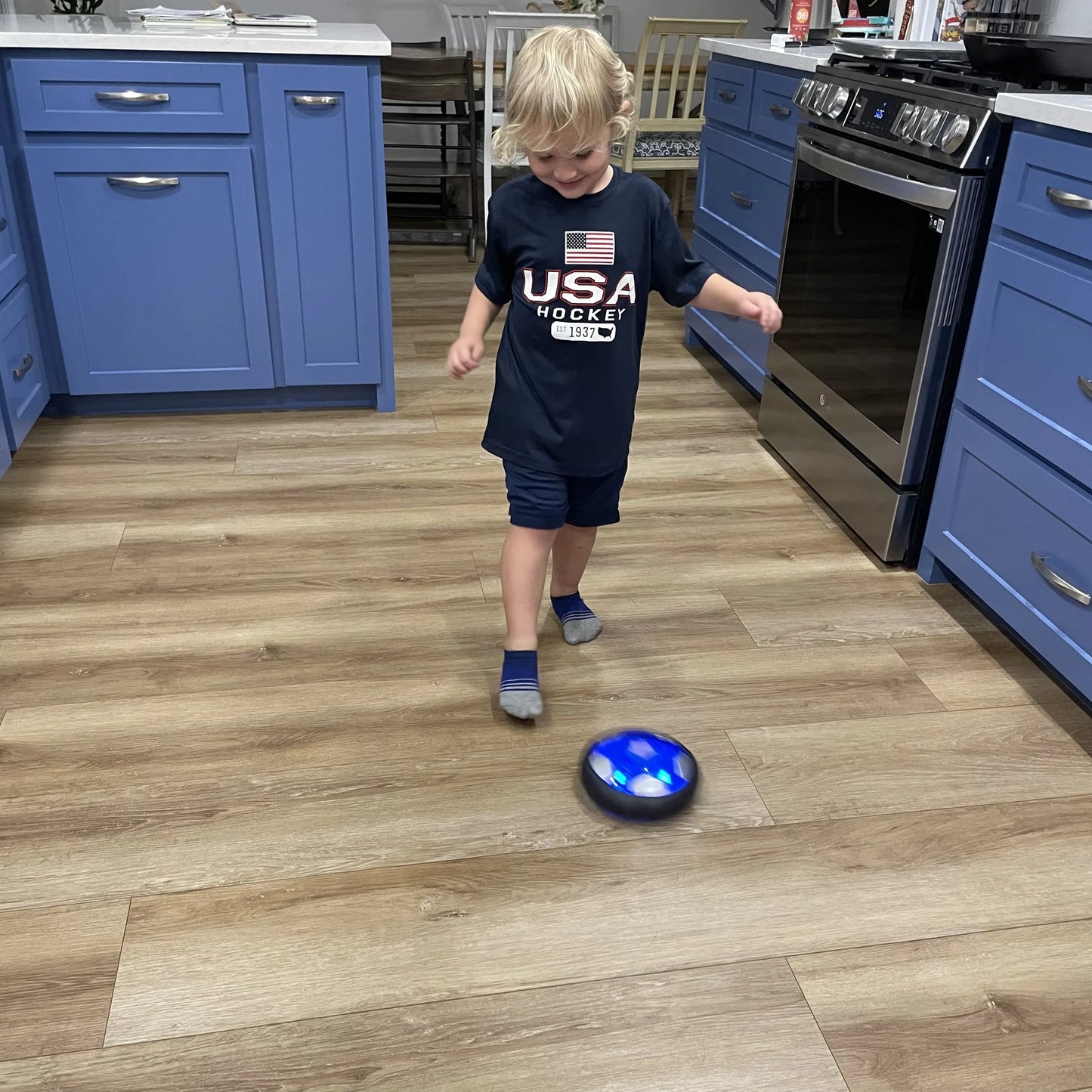 LED Hover Football – Sjovt Indendørsspil for Børn og Familie